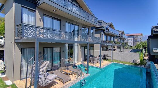 Villa Black Pearl