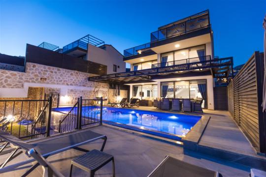 Villa Royal Hills 1
